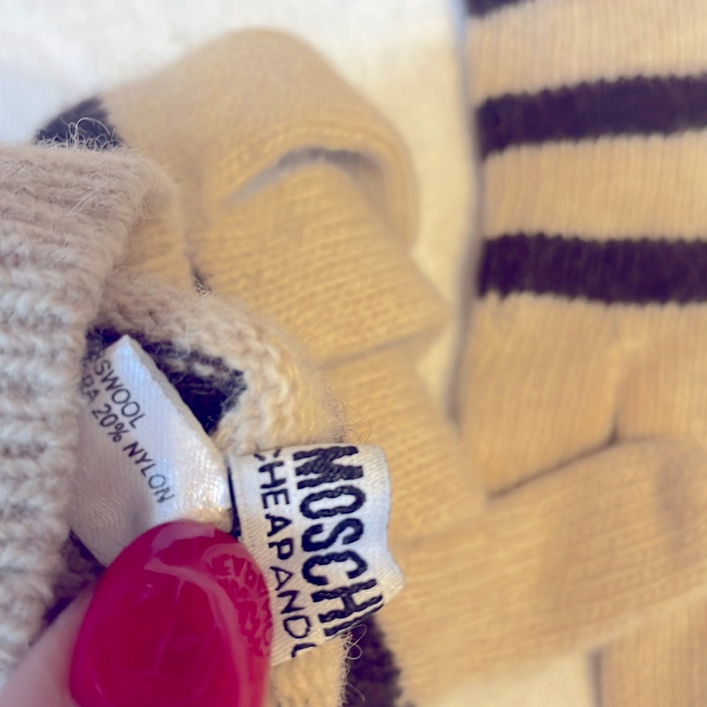 Moschino Addicted wool & angora gloves - Picture 5 of 5